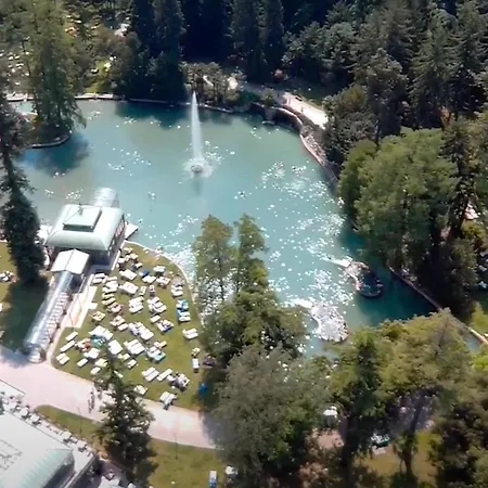 Al Castello Elegante Residenz Mit Schwimmbad Апартаменты
