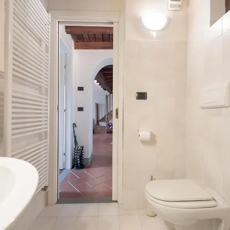 Al Castello Elegante Residenz Mit Schwimmbad Апартаменты